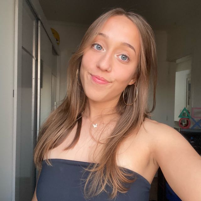 Beatriz — Estagiária